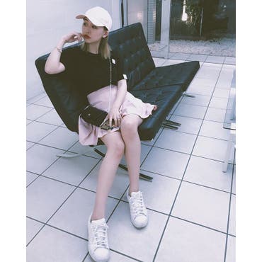このスカートも  @shoplist_official  で
ゲットしたよー！！💓💓
.
.
スカートってゆうか、
実は中はパンツになっている！😏
.
.
10色あって、迷ったけど私はピンク😍
夏だね🌹🌹🌹
.
.
 #新米ママ  #男の子ママ  #11月生まれ  #おしゃれママになりたい  #かわいい写真  #babyboy  #プレママ  #男の子ベビー 👶🏻 #赤ちゃんのいる生活  #赤ちゃんのいる暮らし  #生後5 ヶ月 #子供の成長  #育児日記  #ママコーディネート  #ママファッション   #SHOPLISTA  #SHOPLIST  #シャネルバック  #夏コーデ  #outfitoftheday  #adidasoriginals  #アディダスコーデ  #プリーツスカート  #ピンクな気分 
