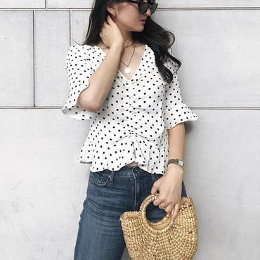 .
OOTD 👻💕
 #ドットブラウス  と  #かごバッグ  はSHOPLIST  @shoplist_official  でゲッチュ🐒🚨 日本未上陸の海外のファストファッションブランドも取り扱ってるので、旅行用の服とかちょこちょこチェックしてる👀
 #SHOPLIST   #SHOPLISTA 