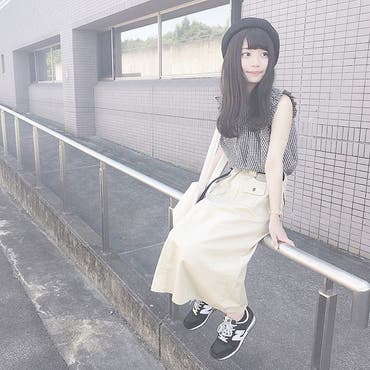 .
.
ガーリーカジュアル🐰💓
.
 @shoplist_official  で購入した
ギンガムチェックのノースリーブ☺️💗
首もとと袖のフリルが
かわいくてお気に入り😽💕
.
ガーリーなブラウスにはカジュアルなスカートをあわせました😚🌱
.
tops →  #shoplist  
skirt →  #used 
shoes →  #newbalance  
cap →  #grl 