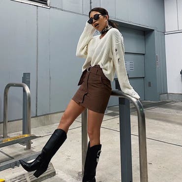 クラッシュの加工のニットは1枚で主役ニットに♡インナーを気にせず着れるのが嬉しいポイントです！オーバーすぎないゆったり感が合わせやすさ抜群です！