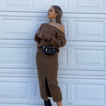 心斎橋OPA店 望月理子 155cm
TOPSは前後どちらでも着用可能な2wayデザイン♡
ヘルシーな肌見せが、大人レディな印象に仕上げてくれます♡
セットアップで、他のアイテムでも着まわししやすい万能アイテム♪