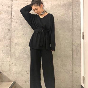 セットアップで着れてベルトは取り外し可能なので着回しも幅広いです♡ 長すぎないワイドパンツは身長の低い方にもおすすめです！