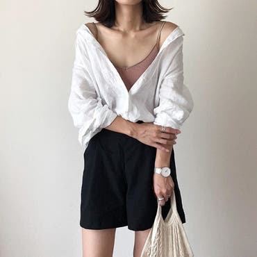 *
プチプラなショートパンツが欲しくて  @shoplist_official  で使いやすそうなブラックのリネンのショートパンツを発見👀💕
*
この年になるとショートパンツには抵抗があったけど、、これなら大人っぽく履けそう🤟🏻
*
足元はもちろんビーサンでした☺️
*
*
shirts #uniqlo 
inner #unitedarrows 
pants #shoplist 
bag #cando 
watch #nordgreen 
*
*
 #ユニクロ  #リネンシャツ  #キャミソール  #リブキャミ  #ショートパンツ  #ママコーデ  #ママファッション  #プチプラ  #プチプラコーデ  #お洒落さんと繋がりたい  #きれいめカジュアル  #きれいめコーデ  #シンプルコーデ  #大人カジュアル  #スナップミー  #outfit  #coordinate  #ootd  #ponte_fashion  #ootd_kob  #mineby3mootd  #locari  #instafashion  #SHOPLISTA 