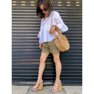 tops&bag #coca
bottoms #maisondereefur
sandal #louisvuitton .
.
@shoplist_official さん
初回は送料無料で
お買い物が出来ます
.
cocaさんの
ティアードブラウス
選ばせて頂きました
.
#pr .
◎
◎
#お洒落さんと繋がりたい
#おしゃれさんと繋がりたい
#お洒落好きな人と繋がりたい
#instafashion #ootd #outfit #code #coordinate #fashion #ponte #ponte_fashion #ルーファ #スナップミー #アラフォーコーデ #アラフォー #おちびコーデ #今日のコーデ #コーデ #コーディネート #低身長
#shoplist #shoplista #送料無料
#ティアードブラウス #リネンショートパンツ #サークルバッグ
