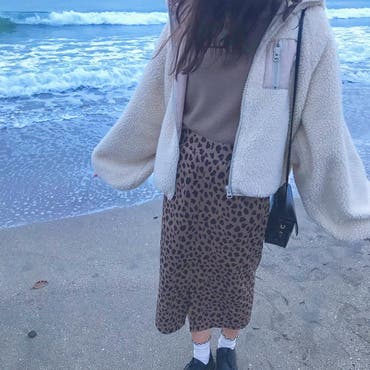December 6th
・
・
・
ひっっっさしぶりの私服なきがする
今日寒すぎて死ぬかと思ったよ。
・
・
・
この服たちスッッゴイお気に入り🥺❤︎
服って本当に飽きない。
・
・
・
tops&outer…apresjour
skirt&bag…shoplist
photo by  @yuuuka__29  
in kamakura
 #今日のコーデ 
 #fff 
 #f4f 
 #followme 
 #followyou 
 #follow4follow 
 #いいねした人で気になった人フォロー  
 #オシャレさんと繋がりたい  
 #zozoでしか買えない  
 #apresjour  
 #古着好きさんと繋がりたい 