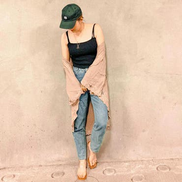  #yukipii_ootd  .
.
tops  #shoplist 
pt  #ZARA 
acce  #HM 
sandals 海外通販
cardigan  #searoomlynn  
cap  #Lee 
.
こちらのスタイリングは
ヘルシーに😊🌛
.
ちょっとそこまで〜♪な
スタイルにしたくてラフに
してみました！
、
このZARAのデニムは本当に
形がよくて2色持ってる！
テーパード型おすすめです！
.
ノーメイクとかでさらっと
海とか行けそうコーデ！笑
.
サンダルは今年流行りの
クリアサンダルを
海外通販でお得にgetしました💜
歩きやすいし、ヒールが丸で
可愛いのです💕
.
 #shoplista 
 #shoplist 
shoplist_official 
 #ザラ 
 #ssw   #yukipii   #singersongwriter 
 #おしゃれさんと繋がりたい  
 #fashionable   #fashionblogger 
 #instafashion   #fashiongram  
 #コーディネート   #コーデ   #ootd   #outfit   #insta_fashion   #vintagestyle 
 #yukipii_ssw  
 #ブリーチカラー    #韓国ファッション  #モード系ファッション   #被写体  #デニムコーデ  #キャップ女子 