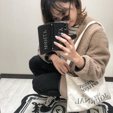 shoplist_official  でお買い物👛
ショートのボアブルゾンこの形欲しかったけど我慢してたら、まさかの半額で可愛いの見つけてしまってポチ📱
.
色もめっちゃ可愛い❤️白もかわいかったけど迷ってこっち💕
らくちーんな格好で幼稚園送り迎え👌🏻
.
一昨日の夜から愛ちゃんついに断乳成功❤️朝までぐっすり寝てくれるようになってごはんも食べる👌🏻
寂しい気持ちでいっぱいやけど、楽しい事して気持ちを満たそう💓
昨日はアンパンマンミュージアム行って、umieでお買い物しまくって帰ってきた❤️わたし5着で3000円くらい🤣
見たい？←うざいw
.
また家族でお出かけいきたいなぁー💓
水族館とかいきたい❤️
.
.
.
outer ingnistore 
tops
pants selectmoca 
bag todayful_official 
earring luce.nao 
shoes vans .
.
.
 #shoplist   #shoplista   #ootd  #outfit   #fashion   #mama  #mamagirl   #カジュアル  #カジュアルコーデ  #ラフコーデ  #大人カジュアル  #ママコーデ  #ママファッション  #ボアブルゾン  #ボーダー  #ボーダーコーデ  #シンプルコーデ 