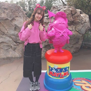 .﻿
﻿
ディズニーコーデの全身💘﻿
﻿
ロッツォバウンドのスウェットに合わせて﻿
カジュアルコーデだったよ❤︎﻿
スニーカーはリボン付きでかわいい🎀﻿
﻿
さいきんお店よりもネットで買うことが多くて﻿
よく  @shoplist_official  使ってるよ〜☺️💕﻿
﻿
 #SHOPLISTA   #ootd   #fashion ﻿
 #SHOPLIST   #disneysea   #pixar  ﻿
 #スニーカー   #シューズ   #リボン付き 
 #ディズニーシー   #コーデ   #ピクサープレイタイム 