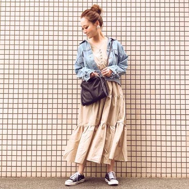 
*
＊
CMでもやってる
shoplist_official で初めてお買い物したよ🎵
*
うちが買ったのは
この coca_official_store さんの
 #ティアードワンピース  のベージュ👗
めっちゃ安くなってたぁ🙌🏾✨
1800円くらい😂‼️
超可愛いし💓💓💓
*
さきぴ( ____sappi____ )と
titivatejp さんのSS展示会に行った時
オーダーしたデニムジャケット✨と
合わせてみたよ🎵
ひぃちゃん( hiichan0217 )ともお揃い❤️
*
ちなみに発表会に着て行ったコーデです✨
昨日は寒くなかったから 春コーデ🌷
昨年の発表会かっちりしたコーデで行ったら
ほとんどの人がカジュアルやったから
うちもそうしたよ😊💕💕
*
アクセサリーは
朋子さん( itomaki_handmade )所の
つぶつぶパールピアス付けてったよーー❤️✨
卒園、入学式などにオススメでーす🌸
*
＊

 #SHOPILST   #SHOPILSTA   #ワンピース 
 #発表会   #入園式コーデ   #卒園式コーデ   #パールピアス 
 #30代ママ   #春コーデ   #チェーンバッグ 