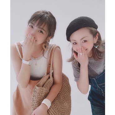 昨日あいころりんと撮った宣材写真wちゃう記念写真💋
スタジオ借りたんかってくらい後ろ白い😂
.
.
.
あ、顔隠してるけど左が私です💁‍♀️💕
.
.

でかでか丸カゴバックは #shoplist  でポチ！
.
.
子供の荷物も入れるにはこのサイズありがたい👶👧結局子供って何かしら持って出かけて途中でママ持ってーーてなるもん😑
2枚目でサイズ感わかるかな？♡
.
.
サロペかぶりw
私のは #ciaopanictypy  ですー🤙展示会で目つけて大正解🙆‍♀️❣️
.
.
.
昔からバナナ柄がなぜか好き🍌w前世猿かな、動物占いも猿やし🐵
.
.
.
ほな、Have a good day🤙w←最後イラっとさせたった🤟イライラしてるといいことないぞ🙂👍
.
.
.
.
.
 #instalove  #shoplista  #shoolist  #チャオパニックティピー  #カゴバッグ  #アラサーコーデ  #ファッション  #ファッションコーデ #
 #きょコ  #今日のコーデ  #今日の服  #大人可愛い  #大人カジュアル  #fashion  #style  #ootd  #instagood  #instafashion  #fashionista   #プチプラコーデ   #夏コーデ  #cordinate   #コーデ  #コーディネート  #おしゃれさんと繋がりたい  #お洒落さんと繋がりたい  #followme  #outfit 