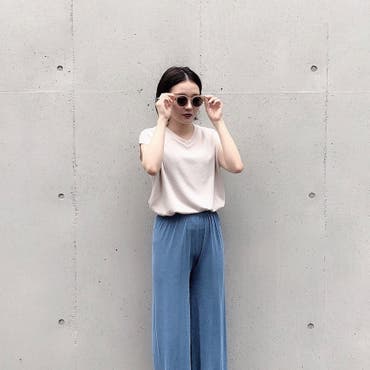 〰
SHOPLISTさんでお買い物させていただきました︎！
謎のポーズ
SHOPLISTのMEGASALE期間は１万円以下で
このシンプルコーデできる🥺❤︎
トップスもボトムスもサングラスもサンダルも合わせてだよ！
やっすい。。
そういえばTVでもCM流れてるよね
サングラスお気に入り❤︎サンダルも可愛いから
次アップで載せます
ーMEGASALE開催期間ー
6月30日12:00~7月2日23:50までです！
〰︎
 #SHOPLIST  #SHOPLISTA  #一万円コーデ  #pr 