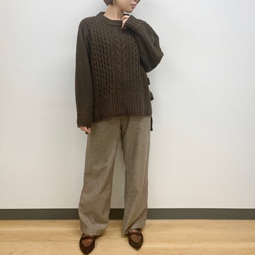 3wayで着れるオールインワンをワイドパンツとして着用◎
ワントーンコーデですが、シューズのグリッターがワンポイントアクセントにもなります！