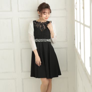 レース×パールビジュで上品女性らしいワンピースに
バックスタイルにリボンデザインを取り入れた
ボレロで少し遊び心を◎