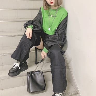 新作パンツを使ったストリートコーデです^^パンツはZIPが付いていて好きな長さに切り離せることが出来るアイテムになってます♪色々な使い方が出来る着回し万能パンツです☆【スタッフ/163cm】