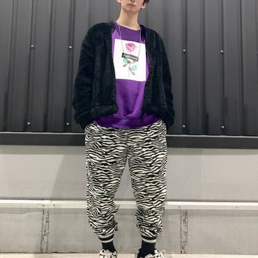 薔薇×ゼブラ柄のトレンドを押さえたコーデ！
足元はパンツをソックスインしてコーデのポイントに！

【スタッフ/174㎝】