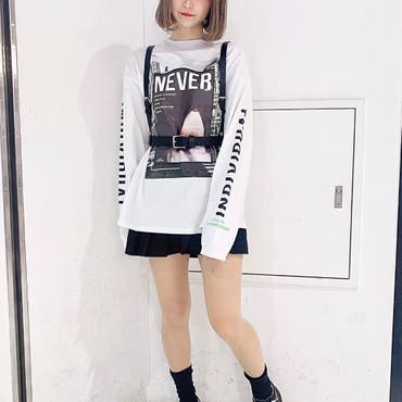 メンズロンTを使ったコーデです!大きめのトップスにはハーネスを付けるとウエスト周りが絞れて、すっきりとした印象に◎
【スタッフ/163cm】