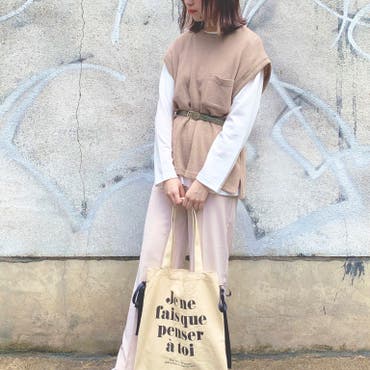 メンズアイテムを使ったレイヤースタイル☆
ベルトでウエストマークでバランスの取れたスタイリングに(^-^)【スタッフ/170cm】