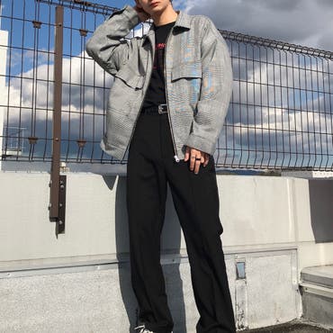 きれいめアウターにストリートデザインのスウェットをMIX！ 
程よい抜け感がトレンド感UP(^-^)
【スタッフ/174cm】