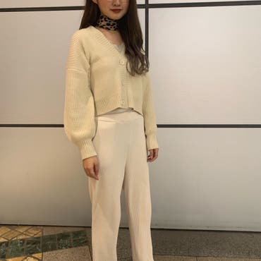 ショート丈のカーディガンが形が可愛くて着回しが効きます！！
ホワイトコーデで春先取り(^-^)
【スタッフ/161cm】