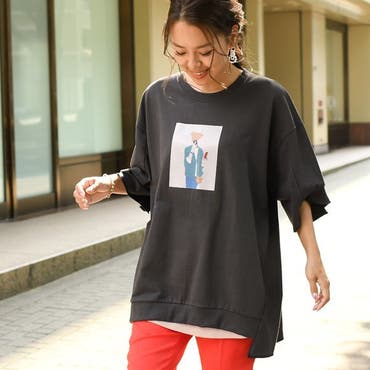 フロントのウーマンプリントがアクセントをプラス♪
付け裾と合わせてレイヤードスタイリングでこなれ感UP◎