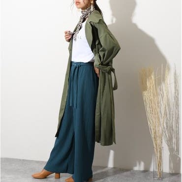 プリーツワイドパンツの落ち着きのあるトレンドライクなカラーとアクセサリーで大人のこなれ感をプラス♪
秋カジュアルなスタイリングに◎
