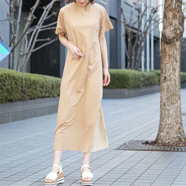 前でも後ろでも着用できる２ＷＡＹ仕様のワンピースです！
接触冷感布地で着心地もサラっと快適◎
プリーツデザインが綺麗に揺れます♪