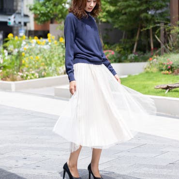 春先まで使える万能カシミアタッチトップス◎
シンプルなデザインでありながら、
着ぶくれしづらくタイトすぎない
合わせやすいシルエットを計算しました！
オールシーズン使えるチュールスカートとの
コーディネートにしました。