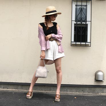 トレンドライクなシアーシャツは暑い日にライトアウターとして大活躍してくれます◎