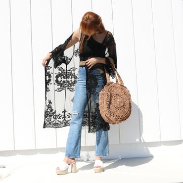 シースルーのレースカーディガンをさらっと羽織れば大人ニュアンス♪
