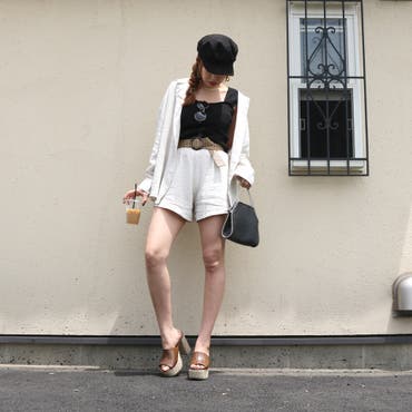 麻混SETアップが再入荷♪
インナーに着用しているニットTOPSも再入荷しました♪