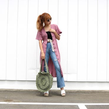 前開きTYPEのカーディガンはボタンを開けると羽織りとして、ボタンを閉めるとワンピースとして使える優れもの♪