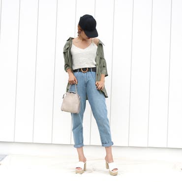 デニムテーパードパンツは7月4日からの発売です♪トレンドのゆったりシルエットのボトムで旬なスタイリングに♪