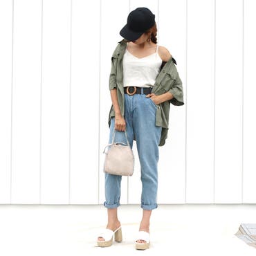 ゆるっとシルエットのマムパンツでトレンドライクなルックスに♪