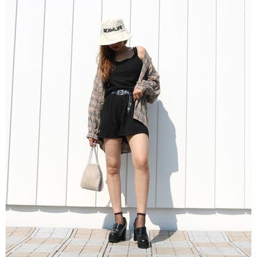 3点SETUPの羽織りをチェックシャツに変更してカジュアルに仕上げたスタイリング♪