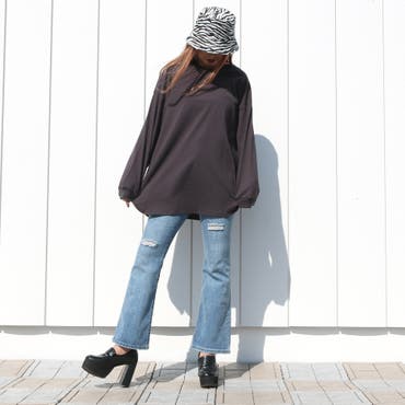 スタイリングにゼブラ柄をプラスして今っぽな仕上がりに◎