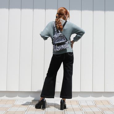 ミニマルなサイズ感が可愛いゼブラ柄リュック♪