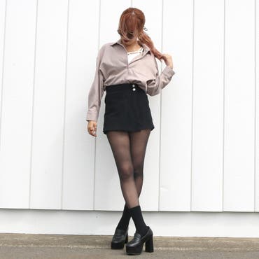 新作のコーデュロイ素材キュロット♪
3点SETUPのシャツを合わせて、モードな装いに♪