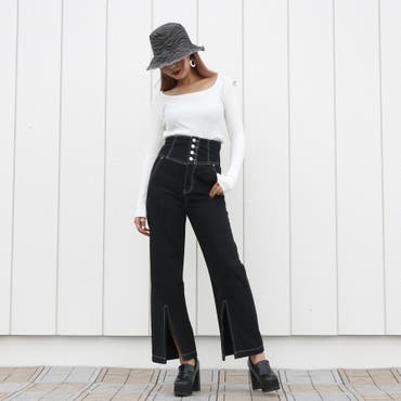 ステッチデザインが可愛いワイドパンツはハイウエストで脚長効果も◎