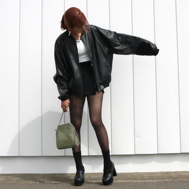 ゆったりスリーブが可愛い合皮ブルゾン♪