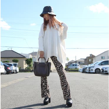 ダメージ加工とルーズなシルエットが可愛いニットパーカーチュニック♪