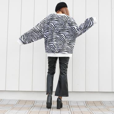 アニマル柄が目を惹くＴＯＰＳはゆるっとシルエットで楽チンな着用感◎