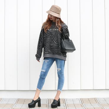 大人気♪アニマル柄TOPS♪程良いゆったり感で着やすさ◎♪