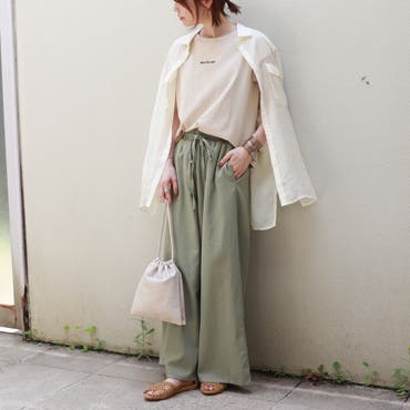 トレンドのグリーンが映える
今っぽい、
あかぬけフェミニンコーデ。