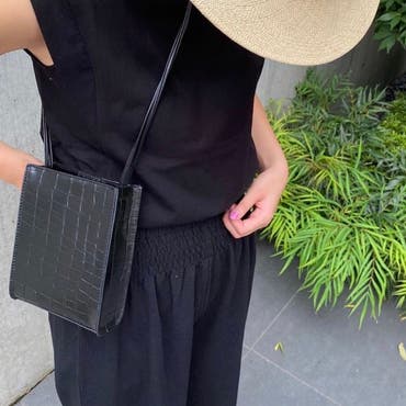 ウエストはインしてメリハリを。